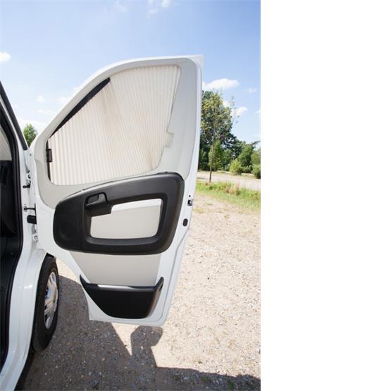 Remis Remifront IV Renault Master Right Cab Blind