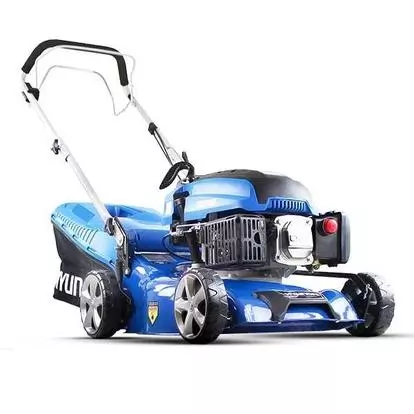 Lightweight discount petrol lawnmower